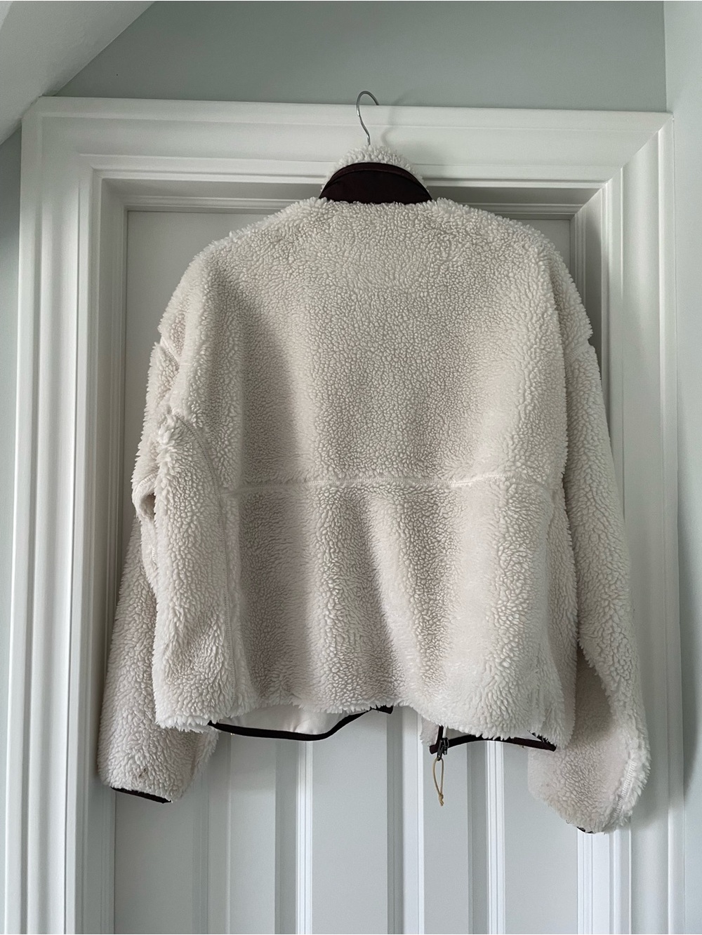 The North Face Cream Teddy Sherpa Jacket with Dark Trim - Picture 3 of 4